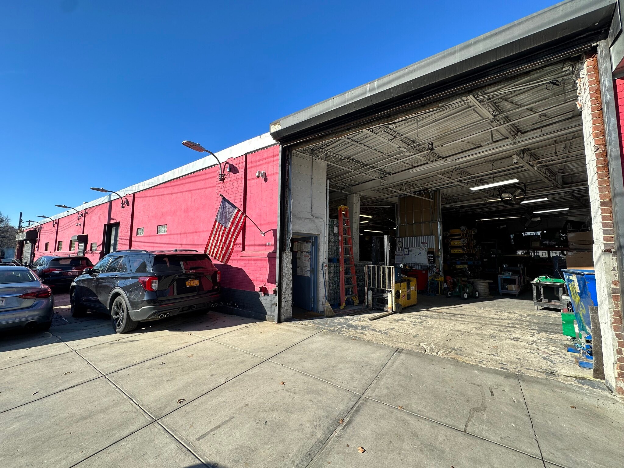 1575 Bronx River Ave, Bronx, NY à louer Photo du bâtiment- Image 1 de 3