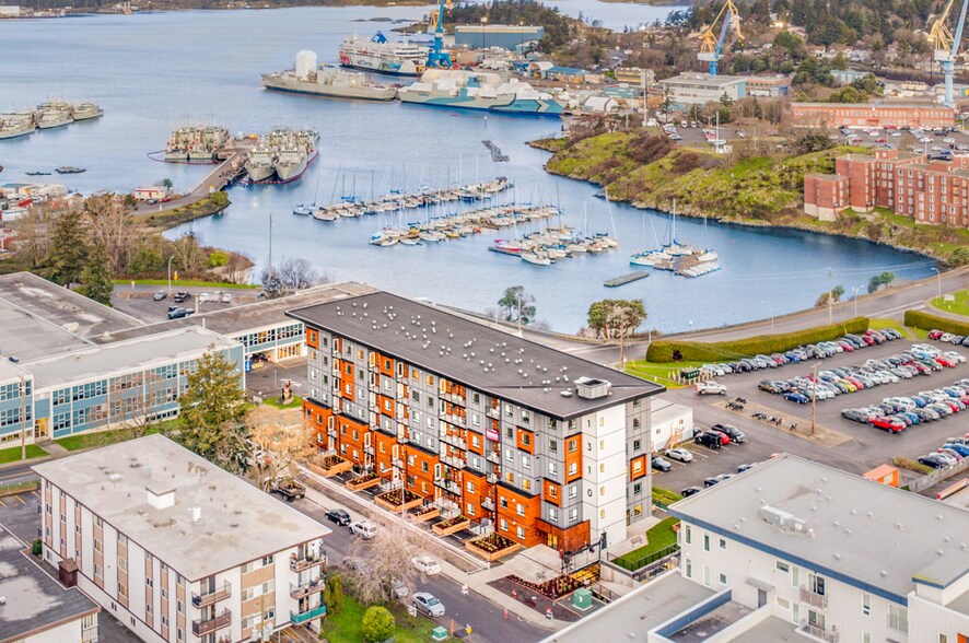 1310 Saunders St, Esquimalt, BC à vendre - Photo du bâtiment - Image 2 de 17