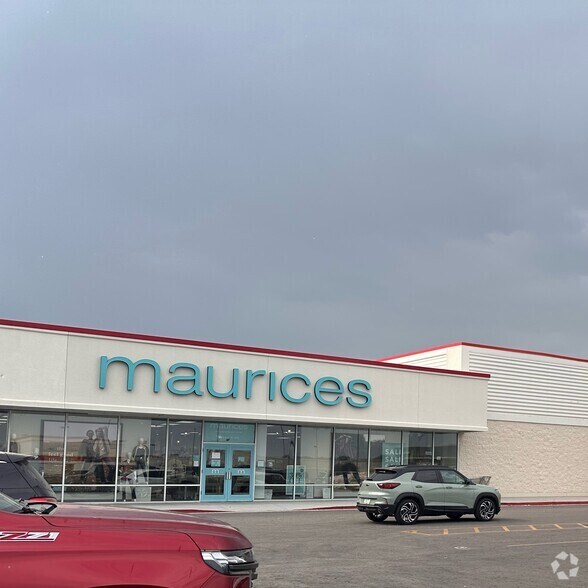 700 11th St SW, Spencer, IA à louer - Photo du bâtiment - Image 2 de 3