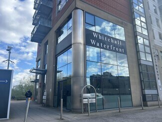 Plus de détails pour 2 Riverside Way, Leeds - Bureau à louer