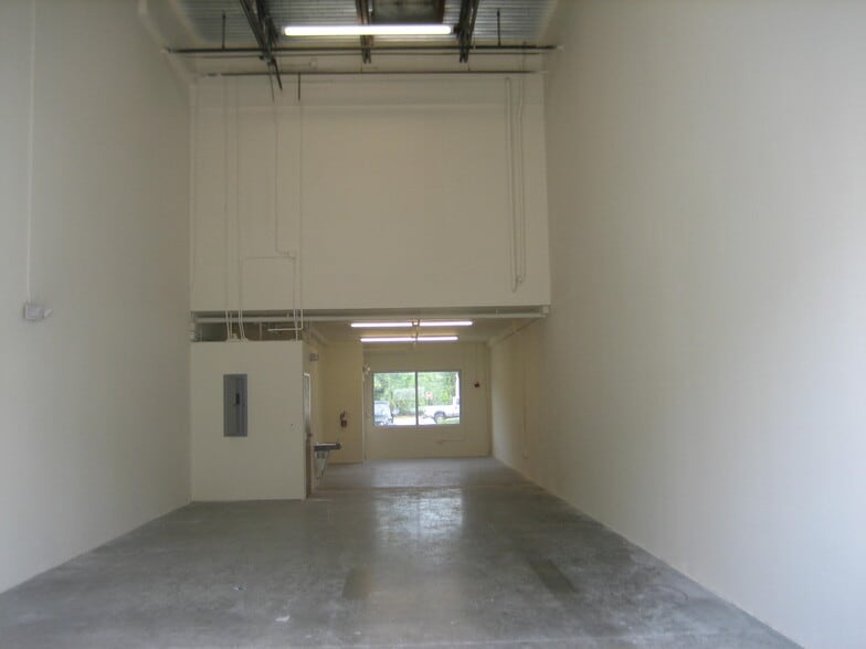 3677 23rd Ave S, Lake Worth Beach, FL for sale - Building Photo - Image 2 of 3