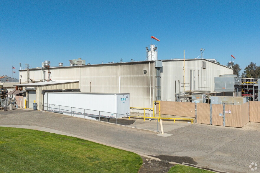 4002 S K St, Tulare, CA for sale - Building Photo - Image 3 of 5