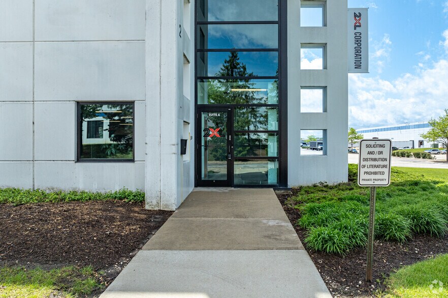 2 Gateway Ct, Bolingbrook, IL à louer - Photo du bâtiment - Image 2 de 4