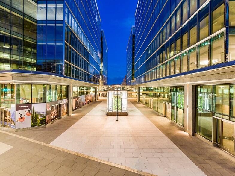 200 Massachusetts Ave NW, Washington, DC à louer - Photo du bâtiment - Image 2 de 25