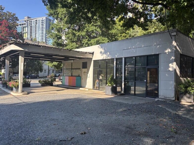 1086 NE Piedmont Ave, Atlanta, GA à louer - Photo du bâtiment - Image 2 de 7