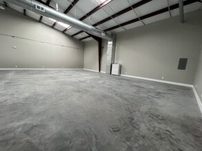 21631 Rhodes Rd, Spring, TX for lease Interior Photo- Image 2 of 16
