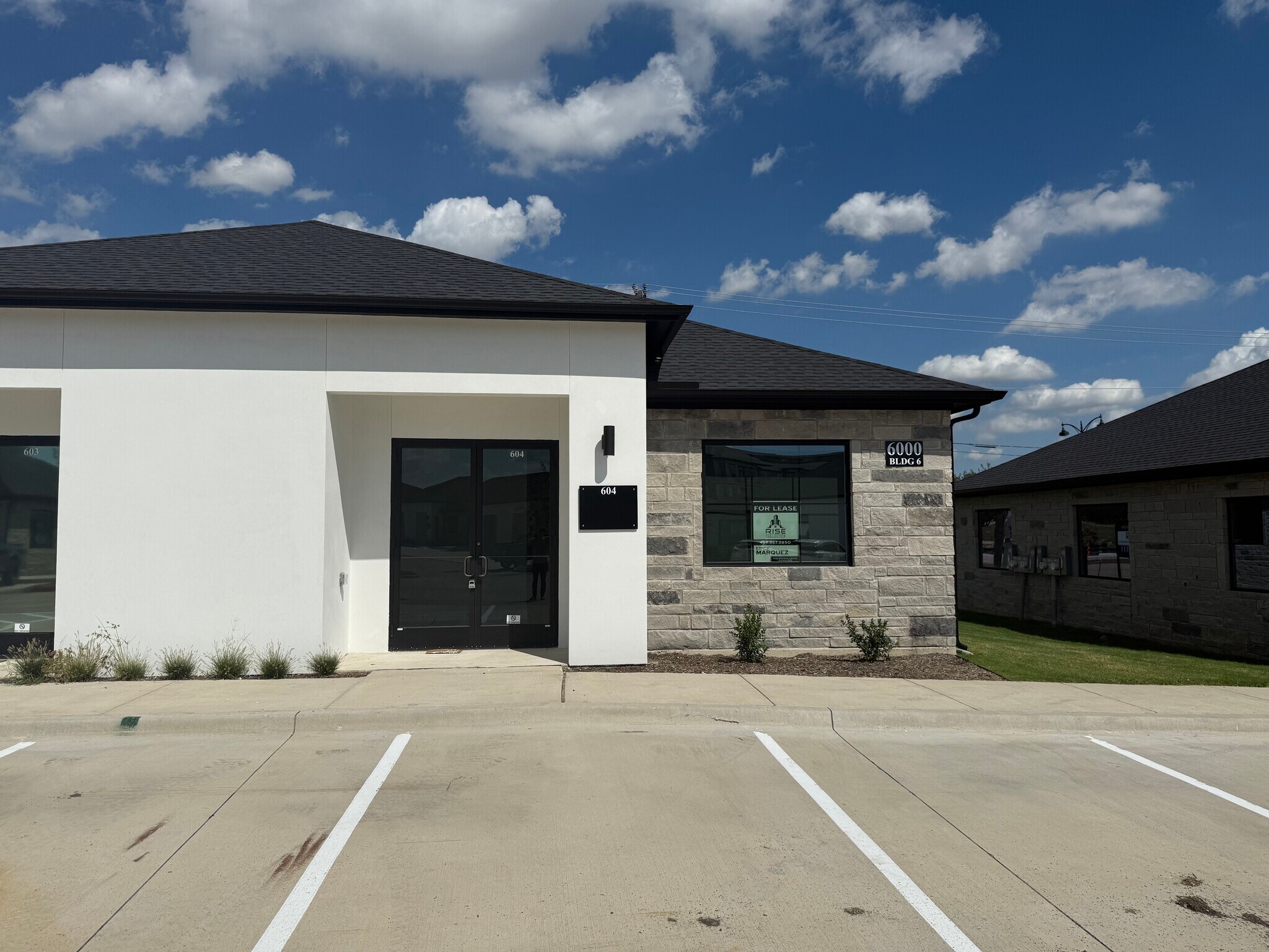6000 Alma Rd, McKinney, TX à louer Photo du bâtiment- Image 1 de 14