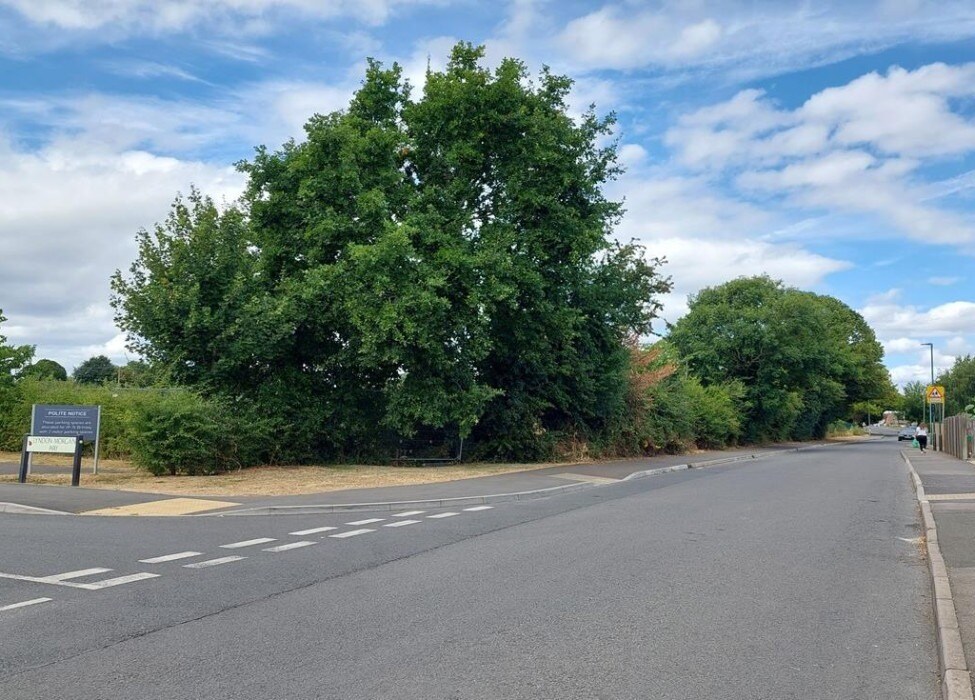 28 Bath Rd, Kings Stanley à vendre Photo principale- Image 1 de 5