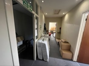 110 Lammas St, Carmarthen à louer Photo intérieure- Image 2 de 7