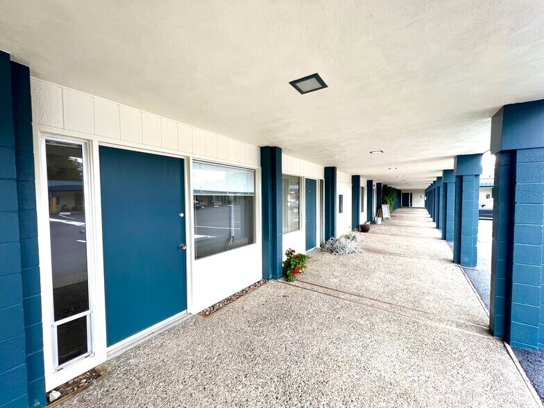 3633 Montgomery Dr, Santa Rosa, CA à louer - Photo du bâtiment - Image 2 de 7