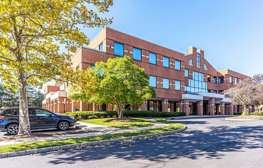 1 Crossroads Dr, Bedminster, NJ à louer - Photo du bâtiment - Image 1 de 23