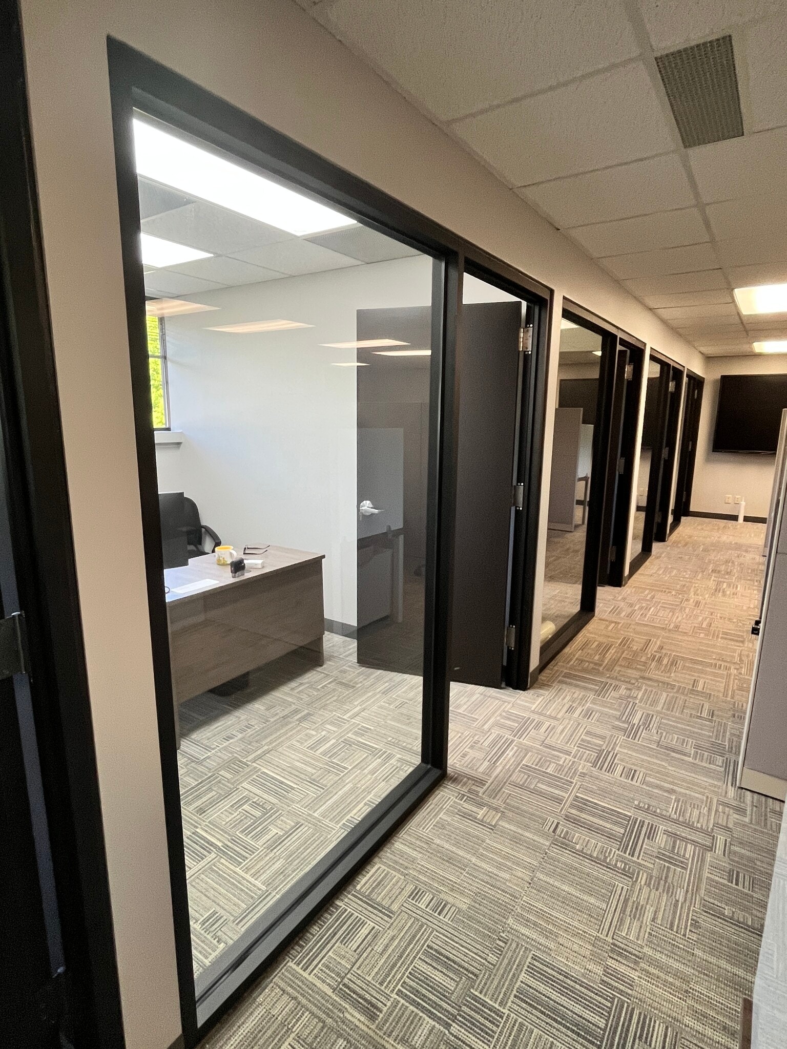 100 E Six Forks Rd, Raleigh, NC for lease Interior Photo- Image 1 of 4
