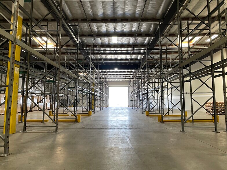 13311-13317 166th St, Cerritos, CA à louer - Photo intérieure - Image 3 de 25