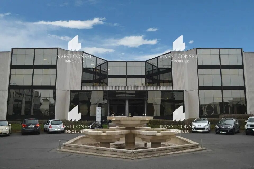 Office in Argenteuil for lease Building Photo- Image 1 of 6