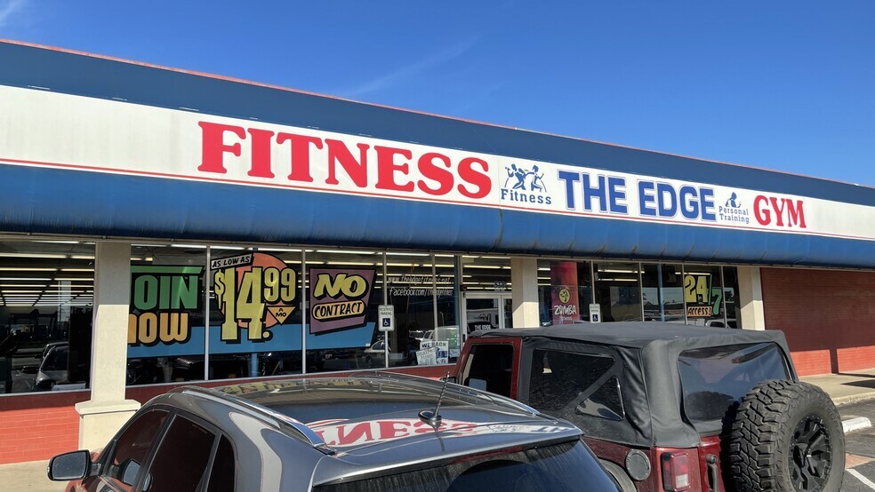 510-548 S Saginaw Blvd, Saginaw, TX à louer - Photo du bâtiment - Image 3 de 12