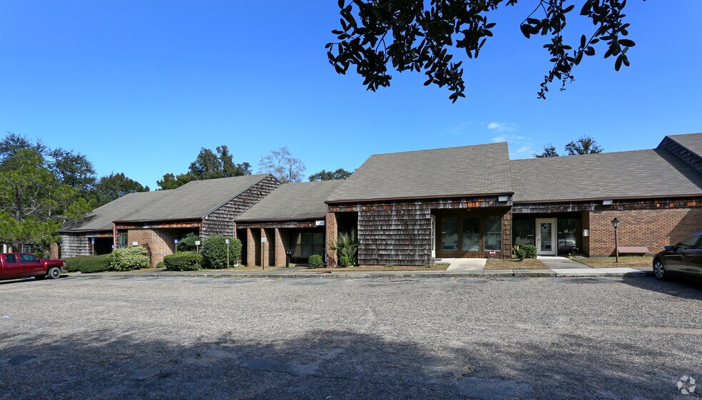 1613-1625 Physicians Dr, Tallahassee, FL for lease - Building Photo - Image 2 of 48