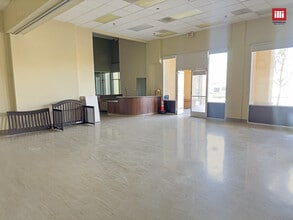 18760 Flying Tiger Dr, Canyon Country, CA for lease Interior Photo- Image 2 of 4