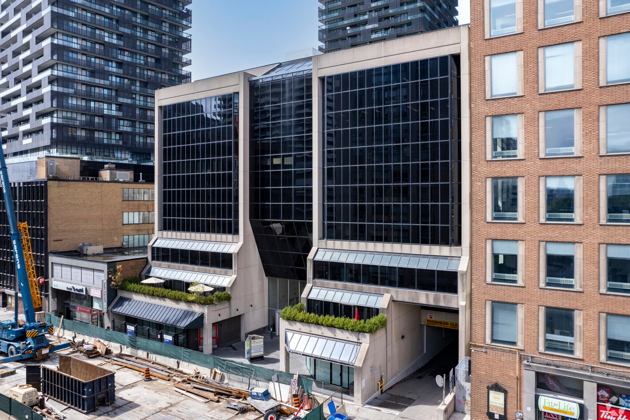 40 Eglinton Ave E, Toronto, ON for lease Primary Photo- Image 1 of 3