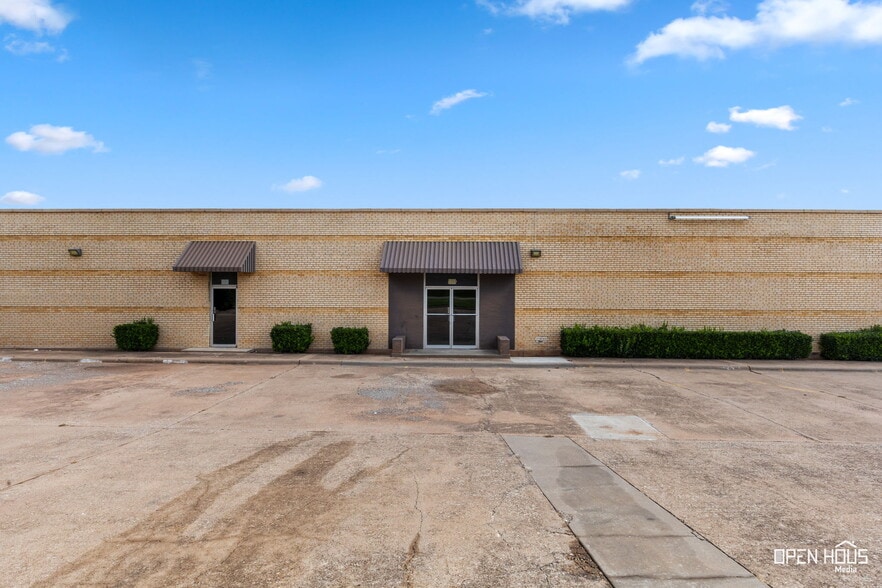 2200 5th St, Wichita Falls, TX à vendre - Photo du bâtiment - Image 2 de 62