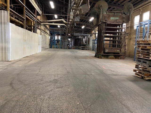 More details for 250 E 8th St, Dubuque, IA - Industrial for Lease