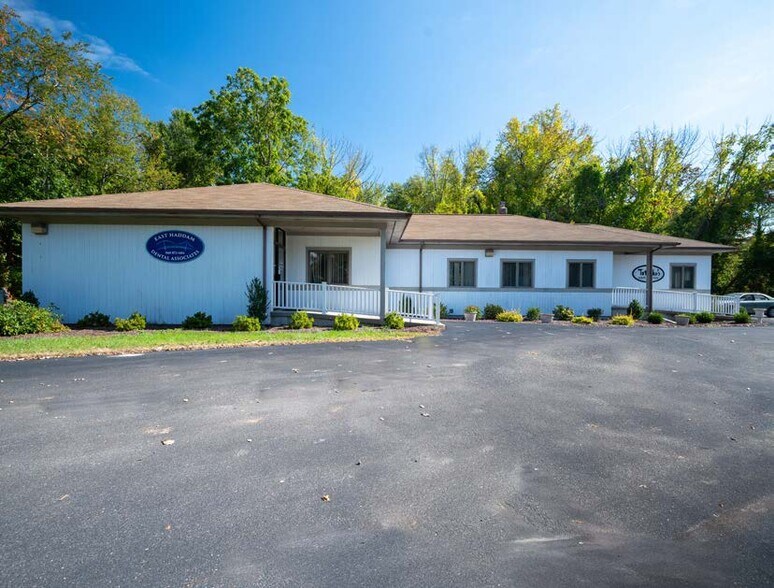 32 William F Palmer Rd, Moodus, CT à louer - Photo du bâtiment - Image 2 de 12