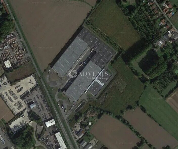 Industrial in Lorgies for lease - Aerial - Image 2 of 2