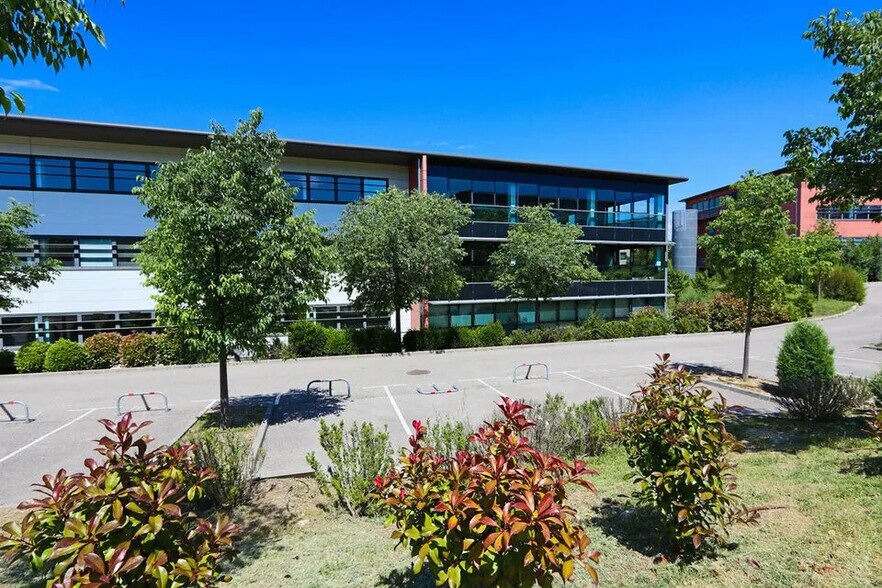 Bureau dans Aix-en-Provence à louer - Photo du bâtiment - Image 2 de 5