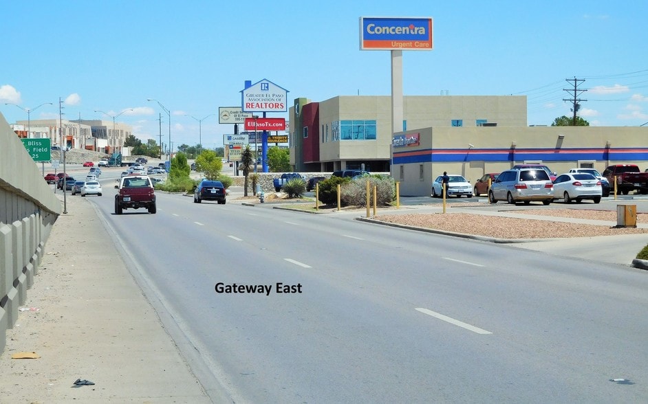 6232 E Gateway Blvd, El Paso, TX à louer - Photo du bâtiment - Image 2 de 25