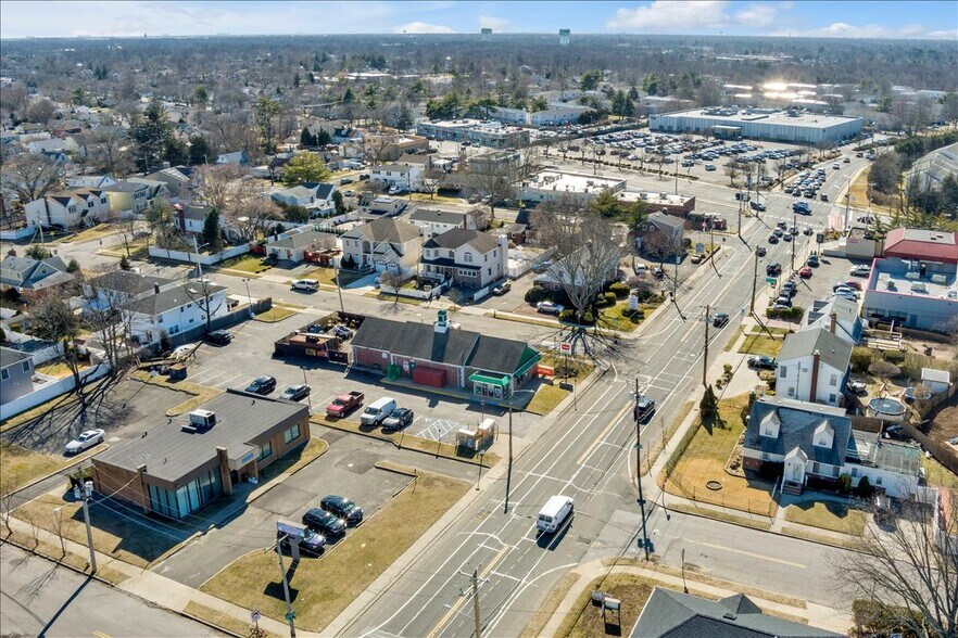 1620 Front St, East Meadow, NY à vendre - Photo du bâtiment - Image 3 de 23