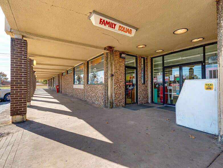 801-807 N Broadway Ave, Ada, OK à vendre - Photo du bâtiment - Image 2 de 17