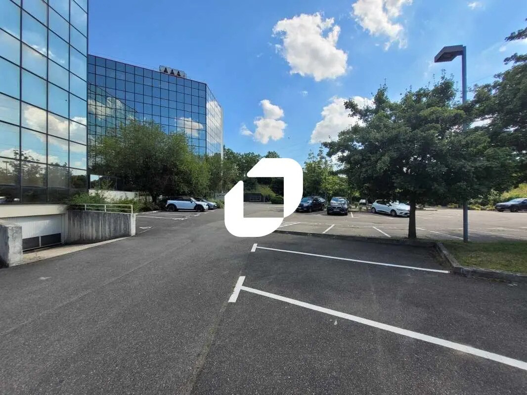 Office in Évry-Courcouronnes for lease Primary Photo- Image 1 of 5