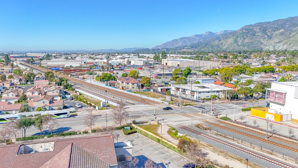 725 N Azusa Ave, Azusa, CA for sale - Building Photo - Image 3 of 31
