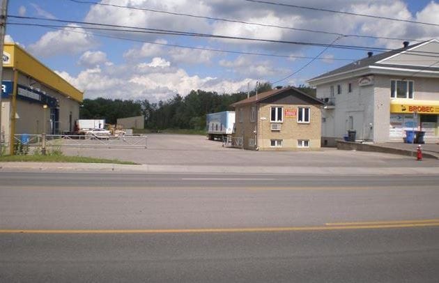 854 Boul du Curé-Labelle, Blainville, QC for sale Primary Photo- Image 1 of 1