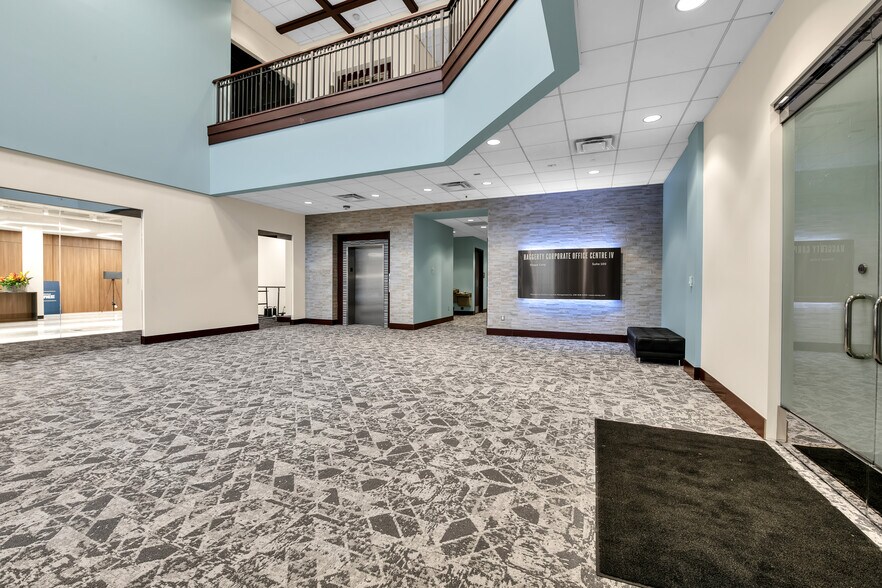 28175 Cabot Dr, Novi, MI à louer - Photo intérieure - Image 3 de 10