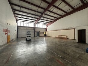 841 3rd Ave, Longview, WA for lease Interior Photo- Image 1 of 2