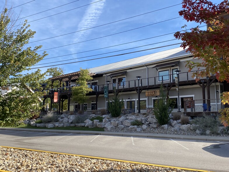 4022 S Lone Pine Ave, Springfield, MO for lease - Building Photo - Image 3 of 16