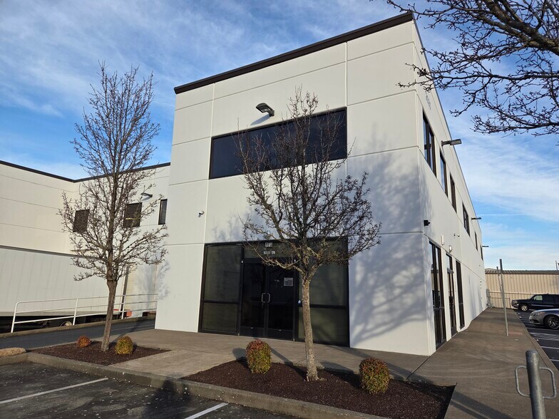 2019-2025 Vista Ave SE, Salem, OR à louer - Photo du bâtiment - Image 2 de 19