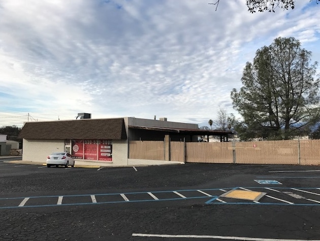 2478 Victor Ave, Redding, CA for lease Primary Photo- Image 1 of 22