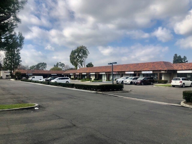 7411 Garden Grove Blvd, Garden Grove, CA à louer - Photo du bâtiment - Image 2 de 4