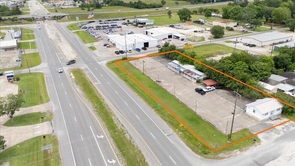 215 Highway 124, Winnie, TX à louer - Photo du bâtiment - Image 3 de 5