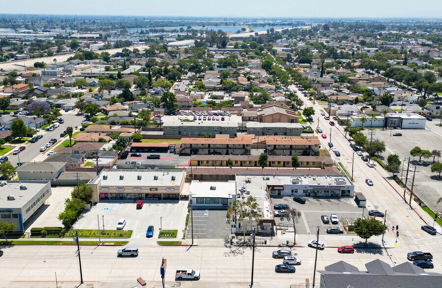 209 E Beverly Blvd, Montebello, CA à louer - Photo du bâtiment - Image 2 de 9