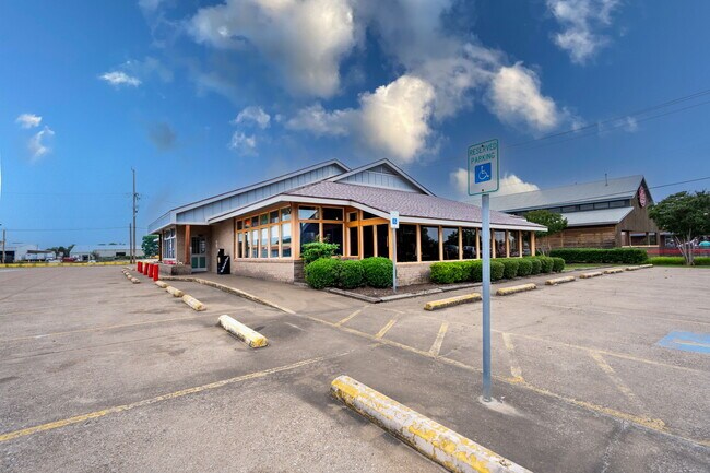 Plus de détails pour 3324 Lakeview Pky, Rowlett, TX - Commerce de détail à vendre