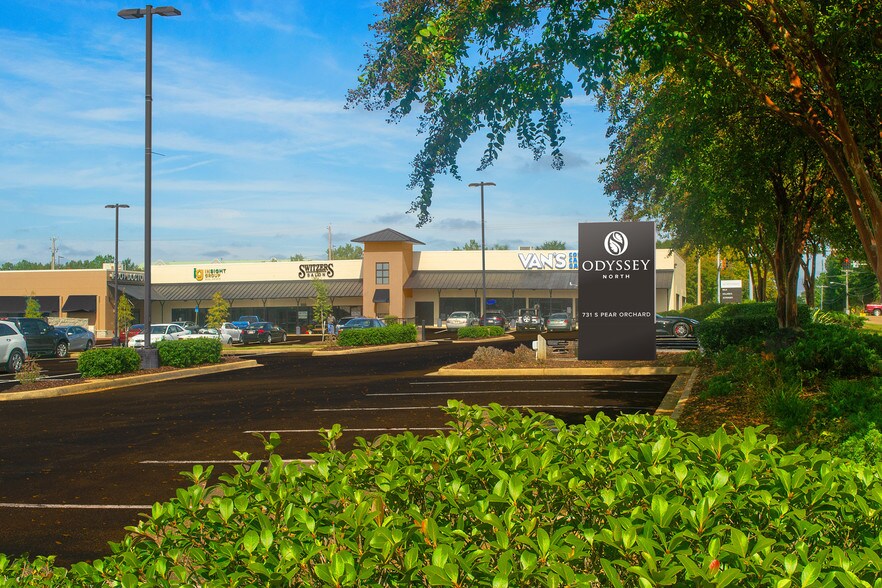 731 S Pear Orchard Rd, Ridgeland, MS à louer - Photo du bâtiment - Image 1 de 9