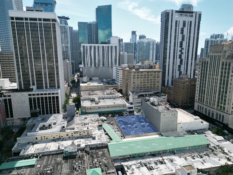 231 E Flagler St, Miami, FL à vendre - Photo du bâtiment - Image 3 de 6