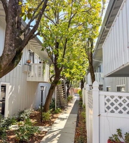 445 E St, Santa Rosa, CA à vendre - Photo du bâtiment - Image 2 de 4