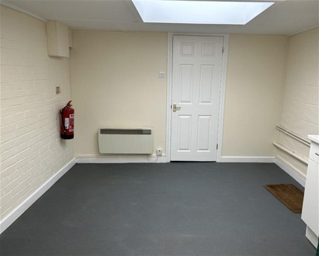 Mongers Piece, Basingstoke for lease - Interior Photo - Image 2 of 5