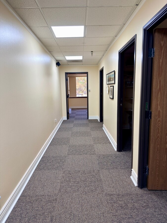 674 County Square Dr, Ventura, CA 93003 - Unit 307 - - Interior Photo - Image 2 of 5