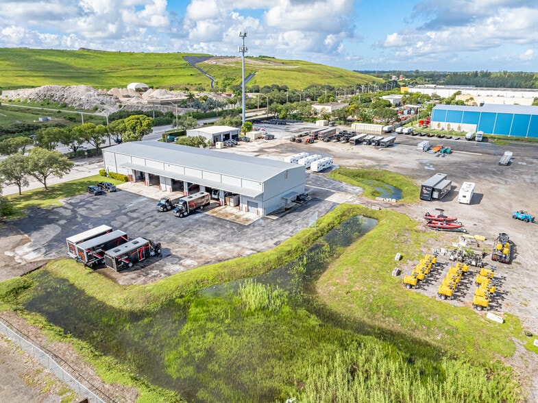 2501 Wiles Rd, Pompano Beach, FL for lease - Building Photo - Image 2 of 4