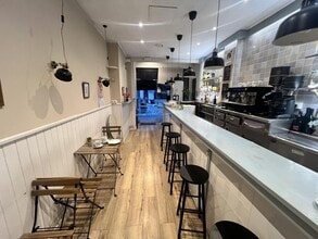 Retail in Badalona, Barcelona for lease Interior Photo- Image 2 of 5