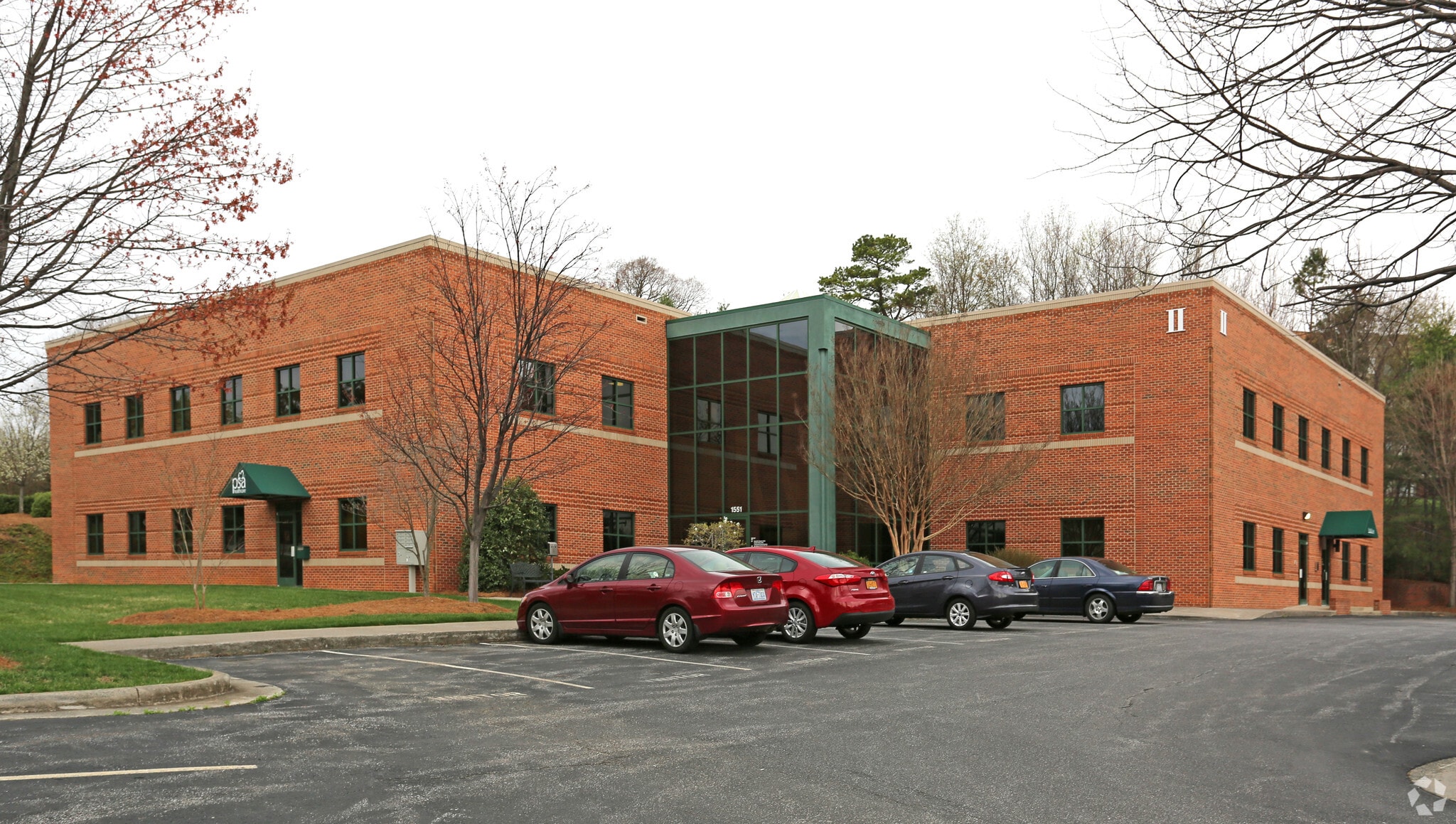 1551 Westbrook Plaza Dr, Winston-Salem, NC for lease Primary Photo- Image 1 of 5